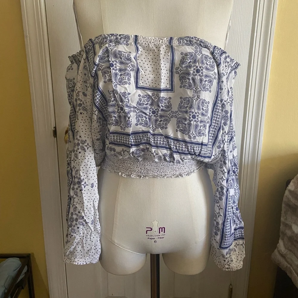 H&M Blue and White Paisley Patterned Blouse - Picture 3 of 6
